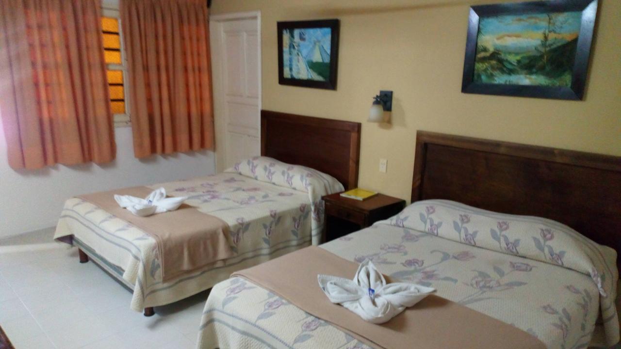 Hotel San Clemente วัลลาโดลิด ภายนอก รูปภาพ